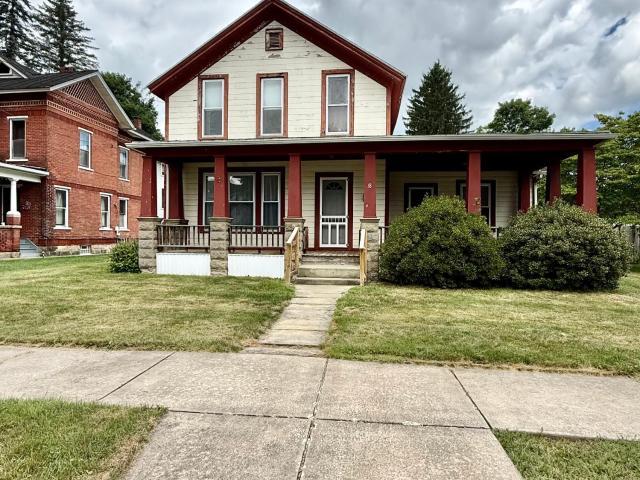 Vine St, Warren, PA 16365