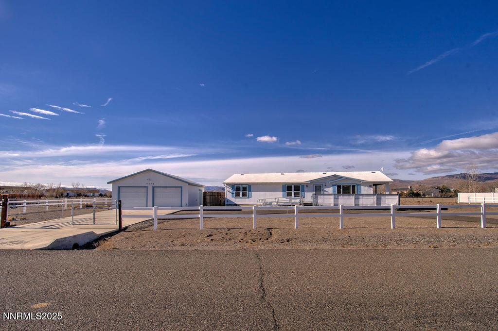 Andersen Ln, Silver Springs, NV 89429
