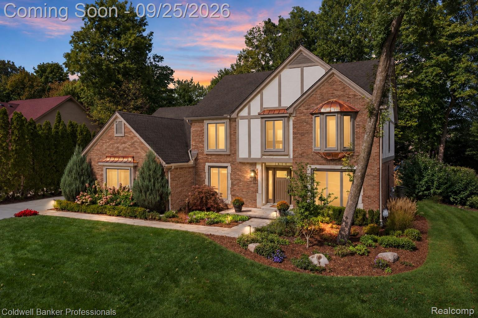Bradbury Dr, Troy, MI 48098
