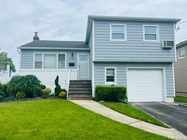 Benjamin Rd, Oceanside, NY 11572