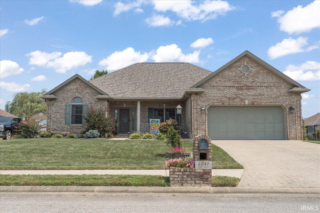 Delk Dr, Evansville, IN 47711
