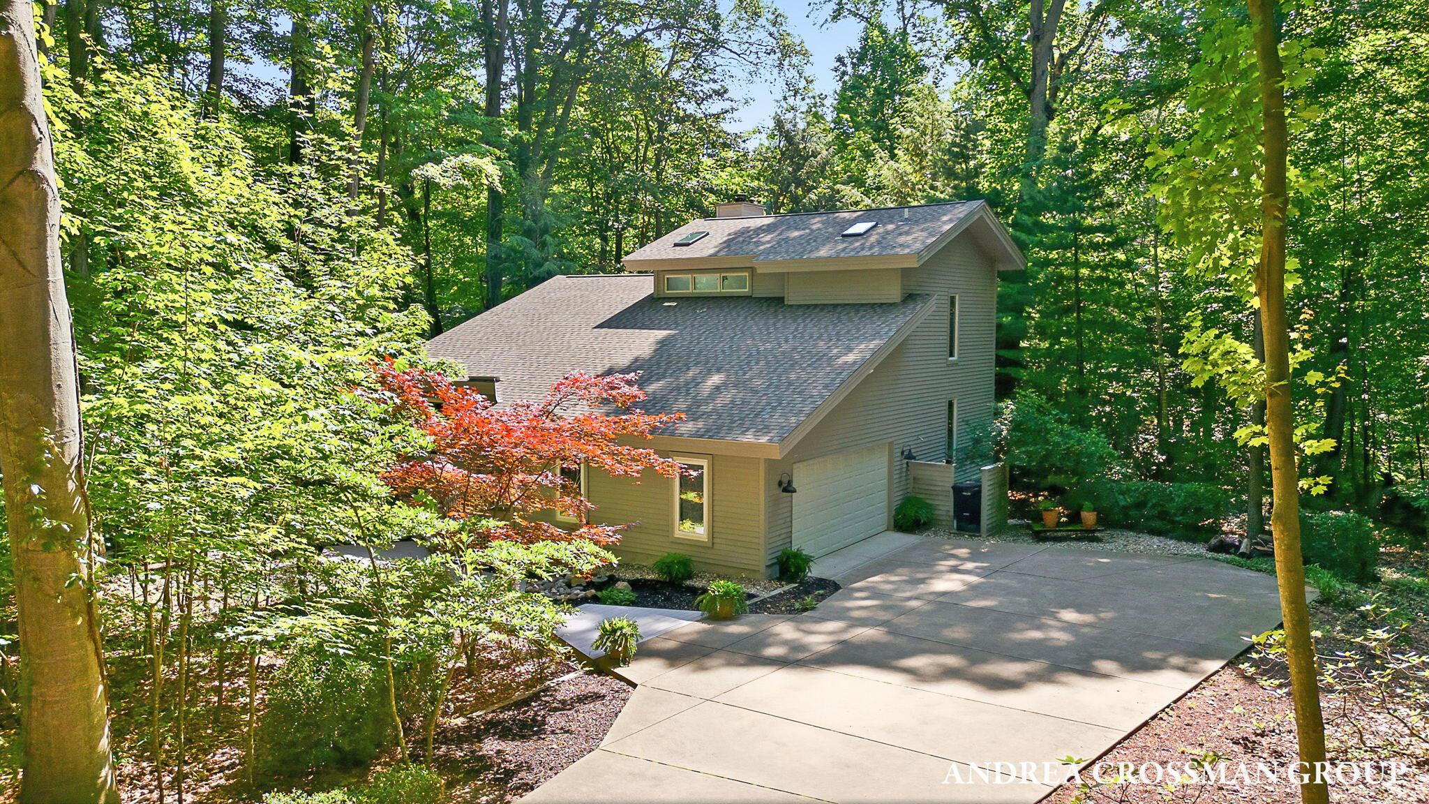Ash Dr, South Haven, MI 49090