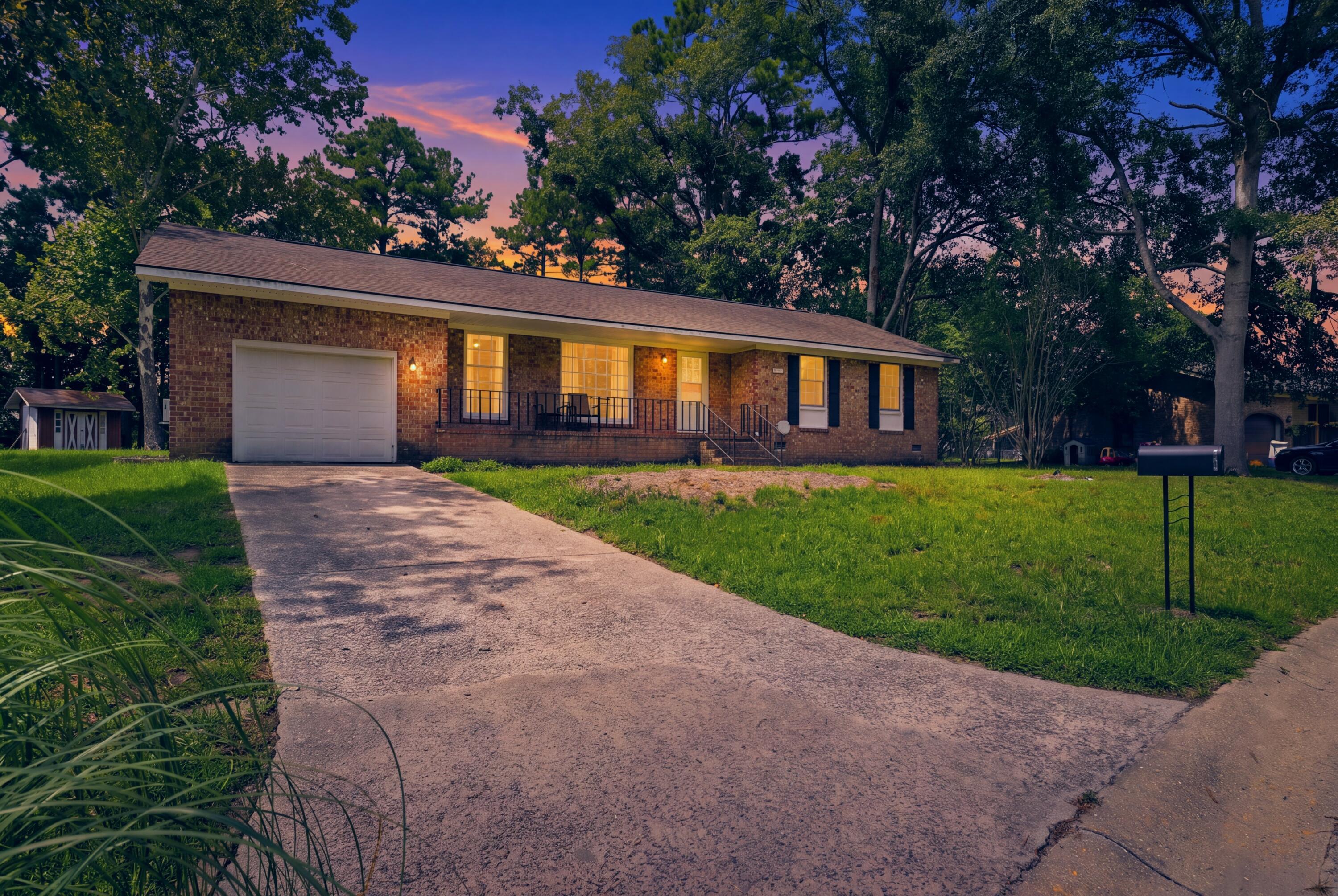Kent Cir, Ladson, SC 29456