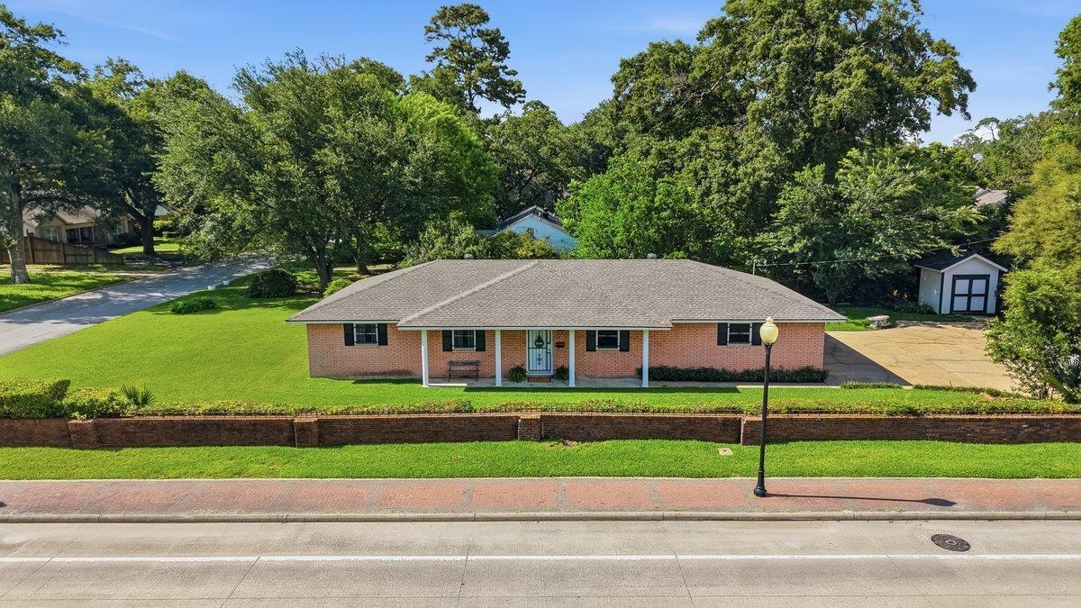 Calder Ave, Beaumont, TX 77706