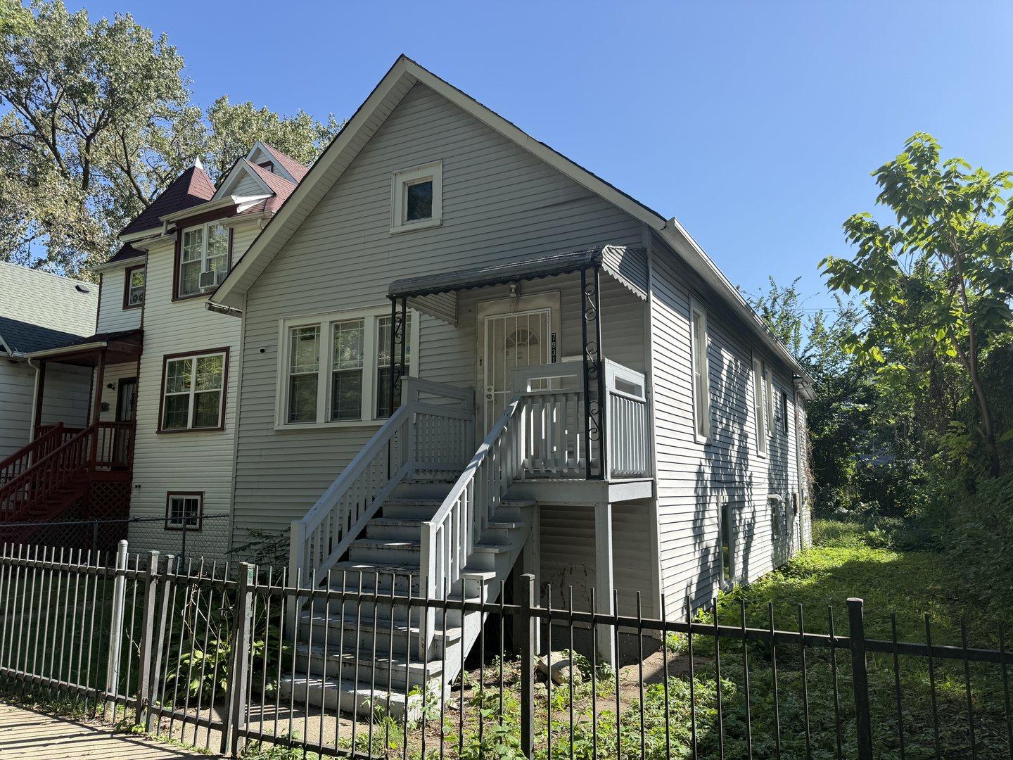 S Muskegon Ave, Chicago, IL 60617