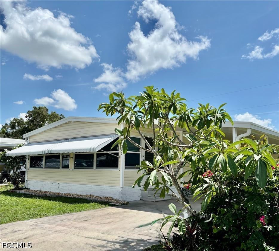 Pine Tree Ct, North Fort Myers, FL 33917