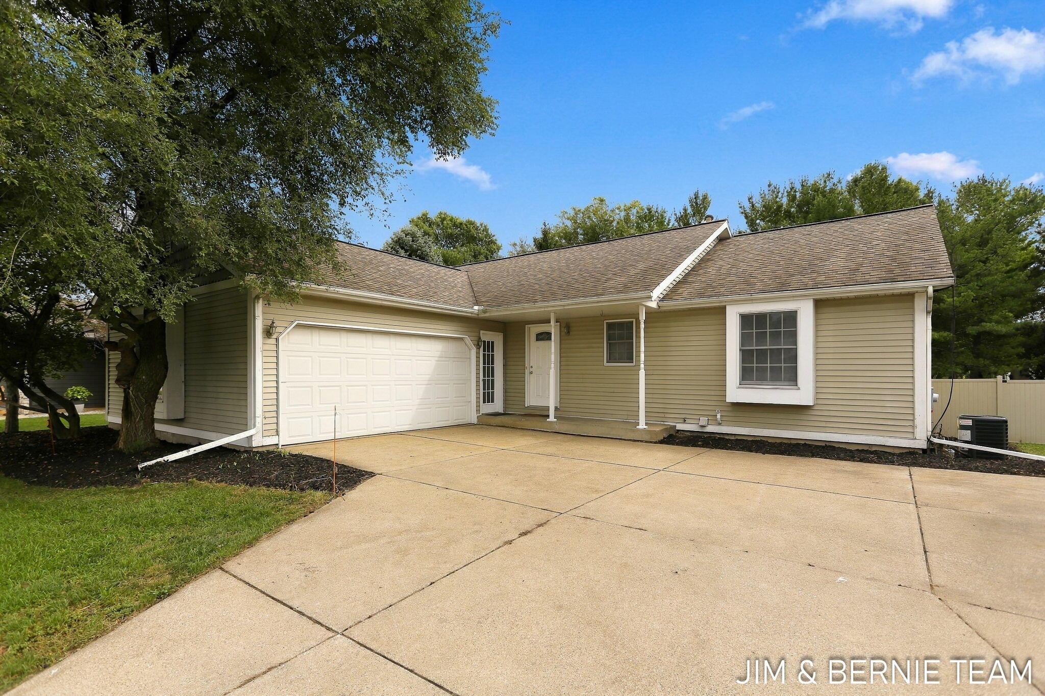 Fox Fire Trl, Zeeland, MI 49464