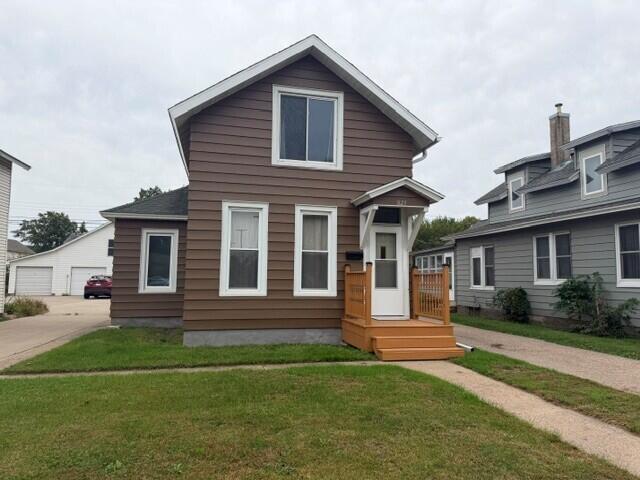 W 5th St, Winona, MN 55987