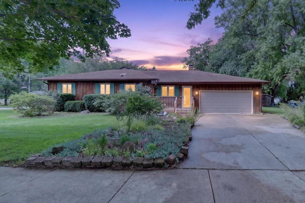 Mineral Point Ave, Janesville, WI 53548