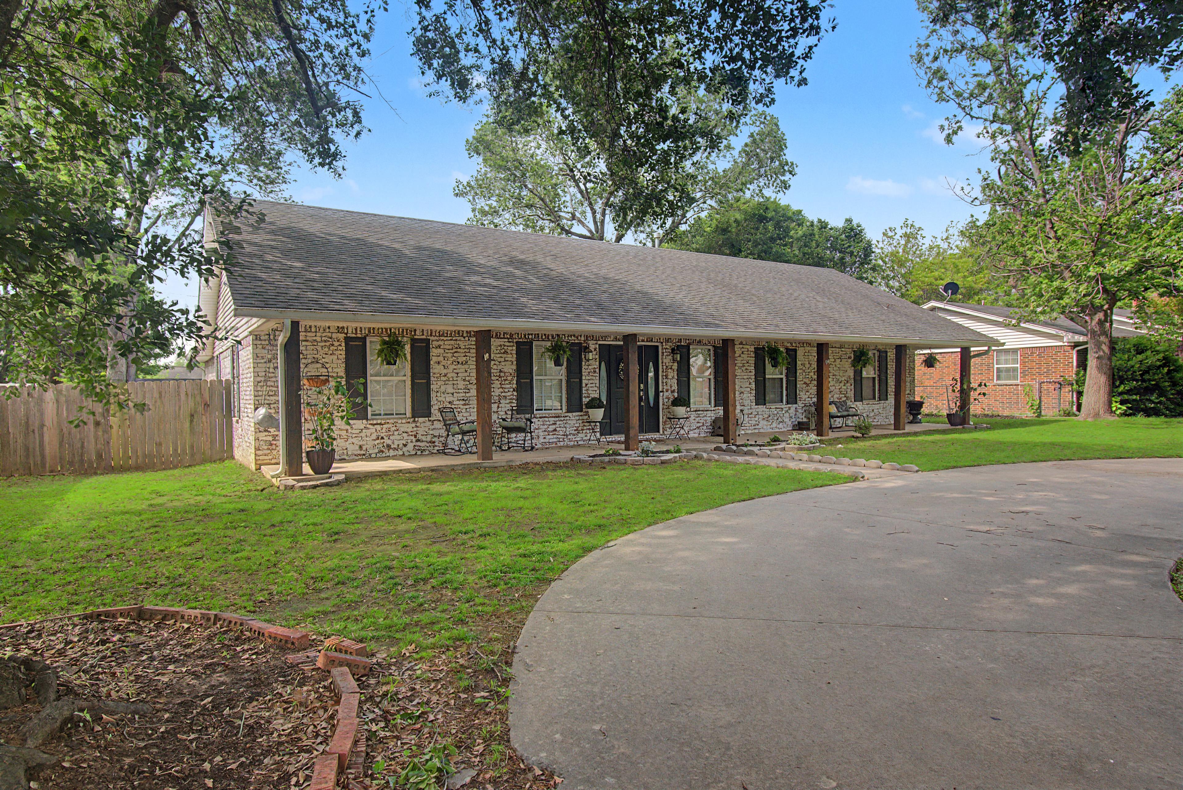 Nw J St, Stigler, OK 74462