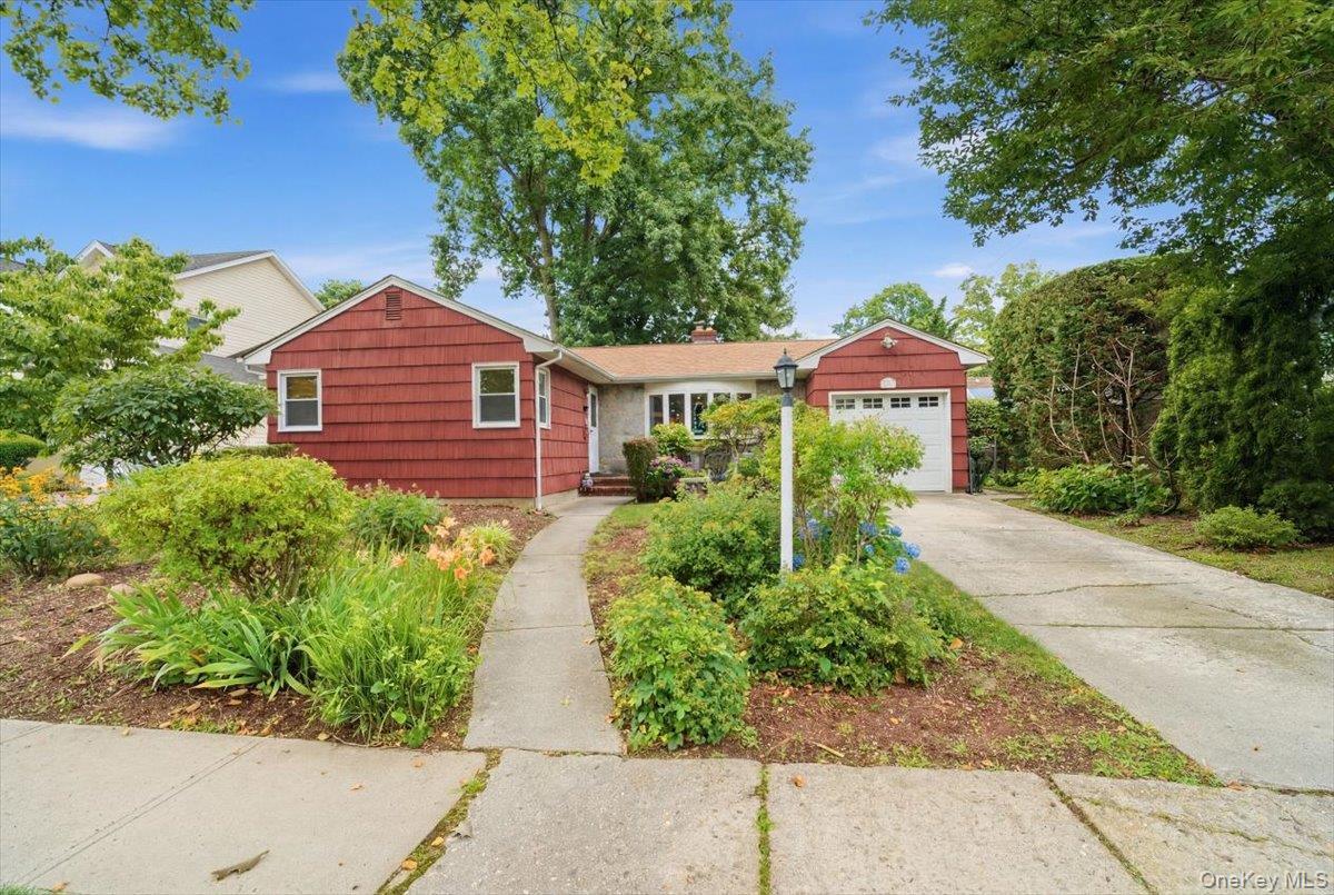 Mead Ter, South Hempstead, NY 11550