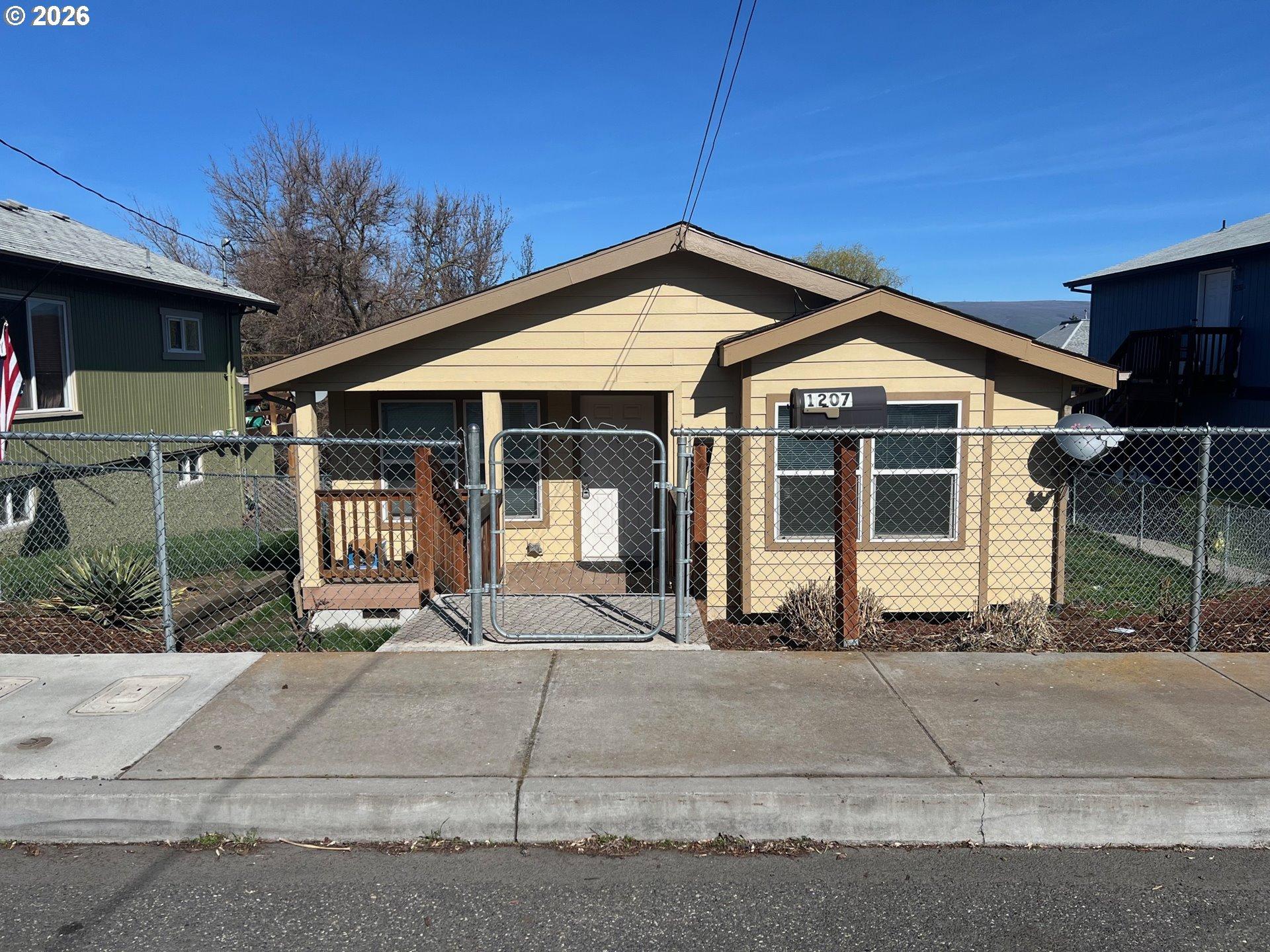 E 10th St, The Dalles, OR 97058