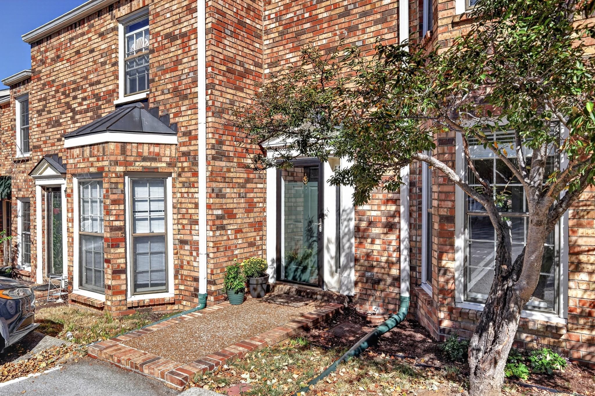 Matthew Ln, Nashville, TN 37215