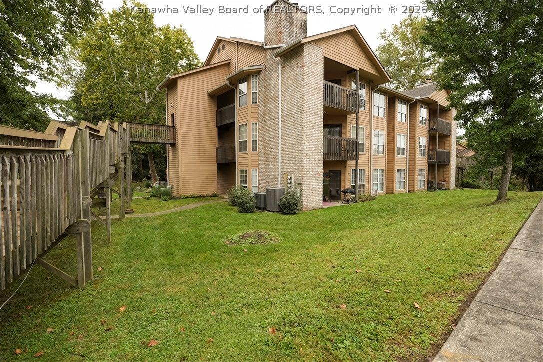 Oakbridge Dr, Hurricane, WV 25526