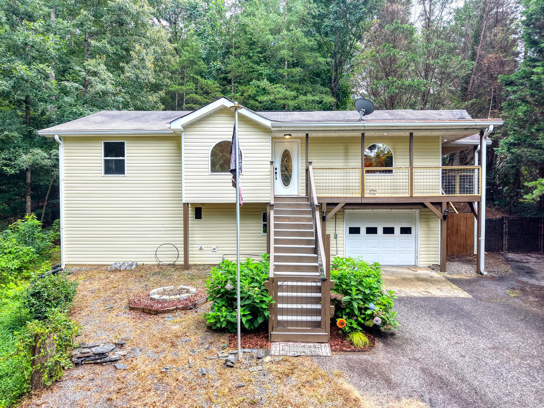Grayce Ln, Hiawassee, GA 30546
