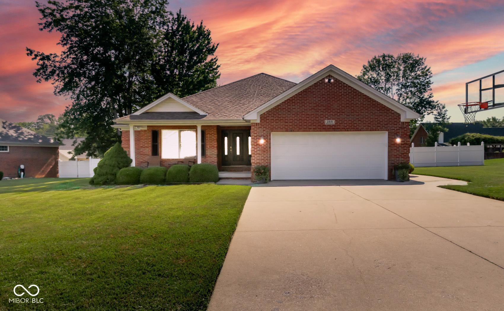 Matthew Dr, Seymour, IN 47274