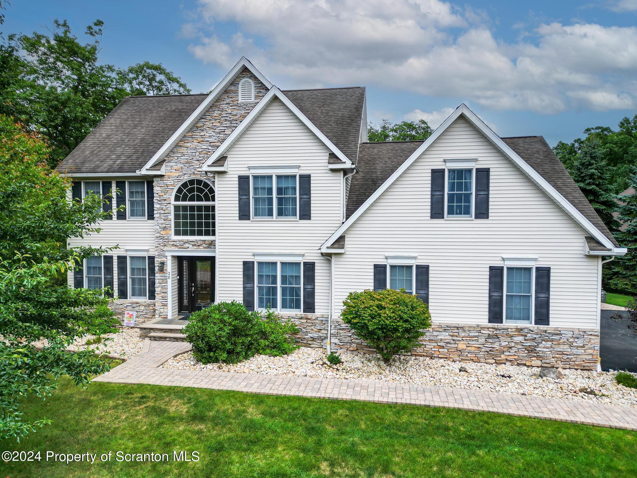 Harley Dr, Mountain Top, PA 18707