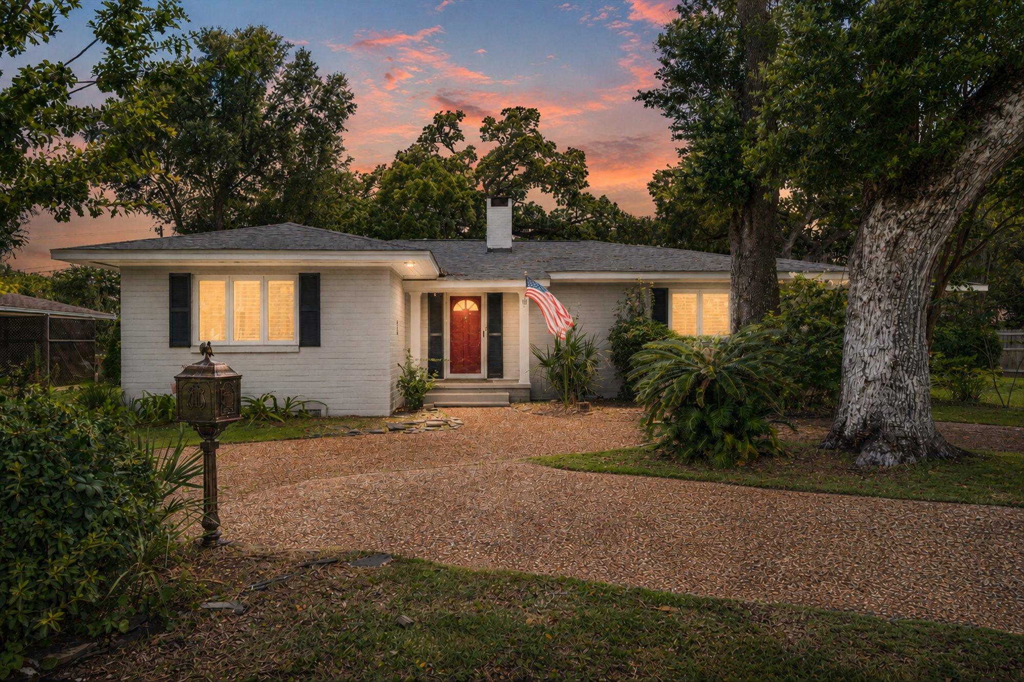 Lakeside Dr, Pensacola, FL 32507