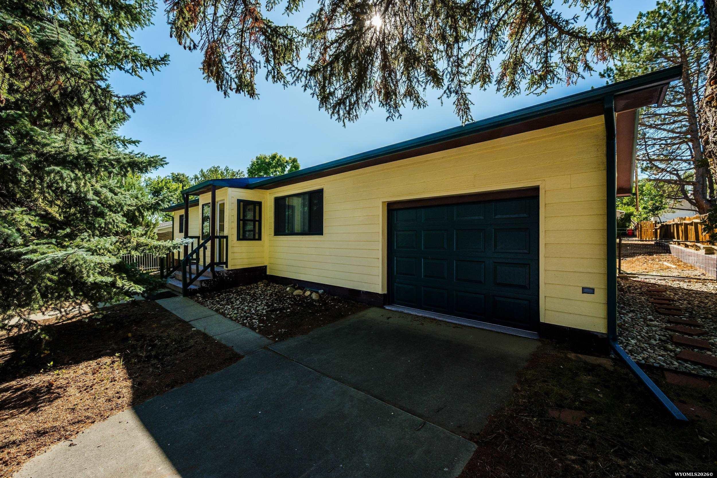 N Burritt Ave, Buffalo, WY 82834