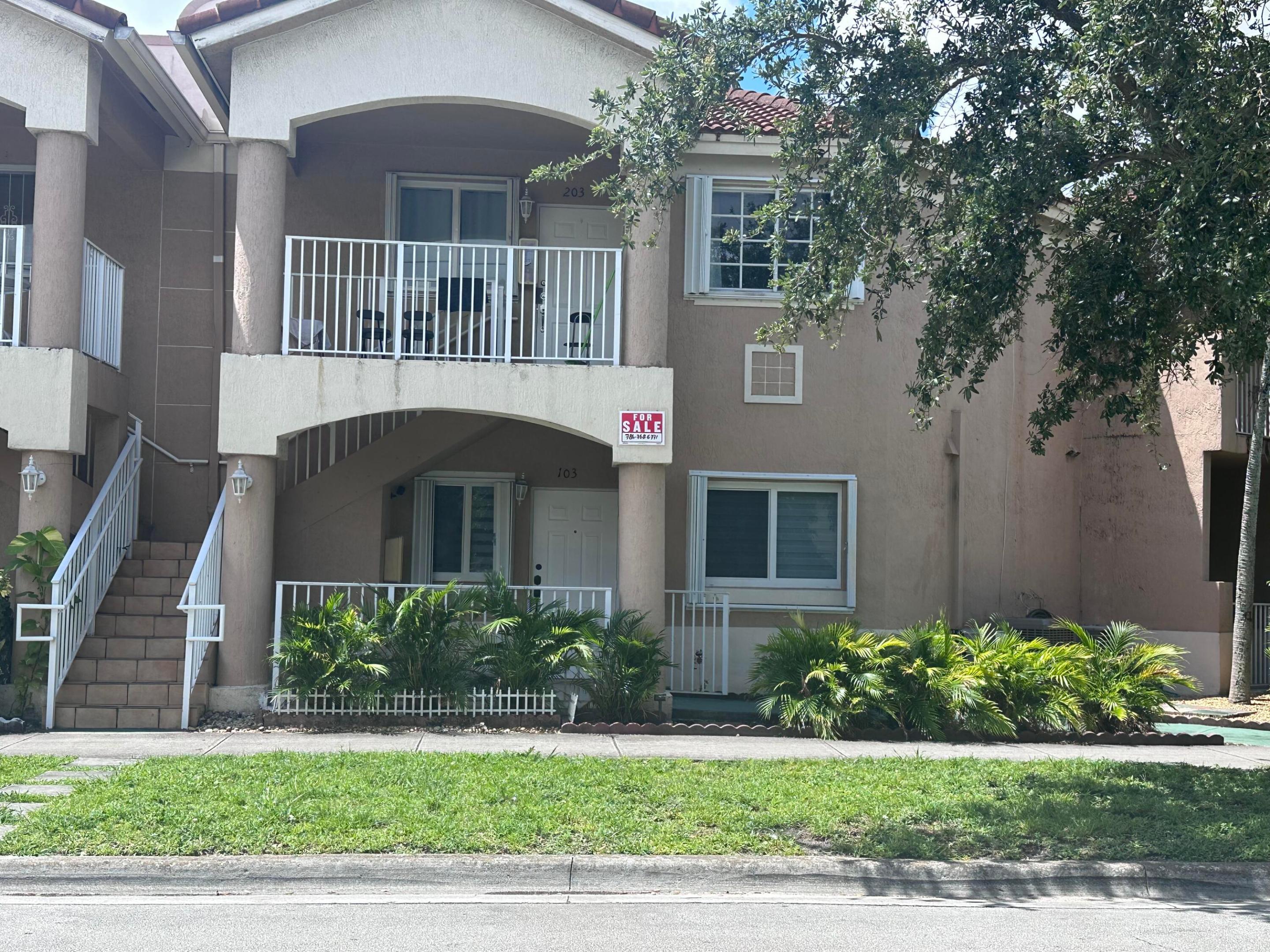 E 4th St, Hialeah, FL 33010