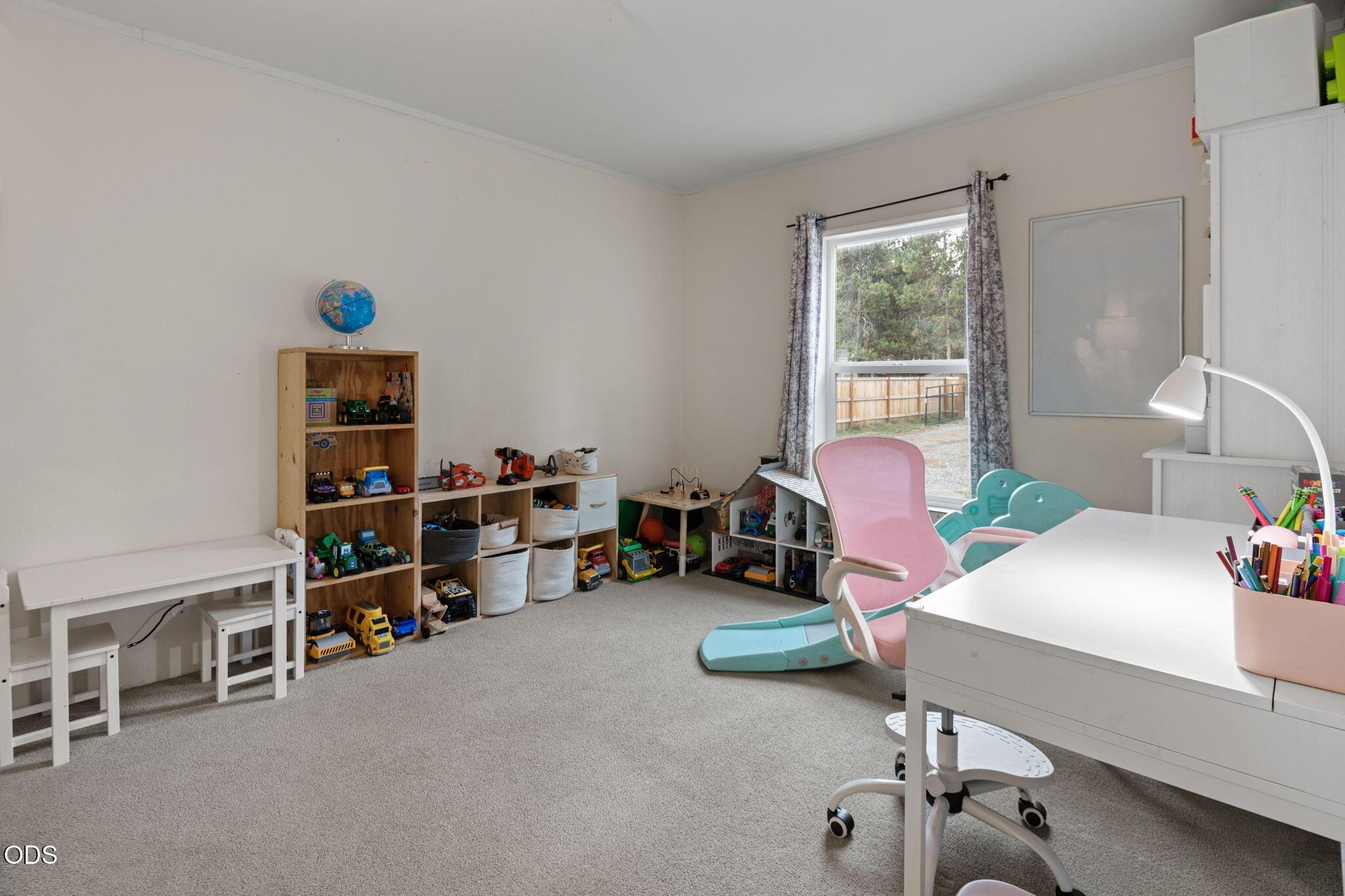 Gross Dr, Bend, OR 97707