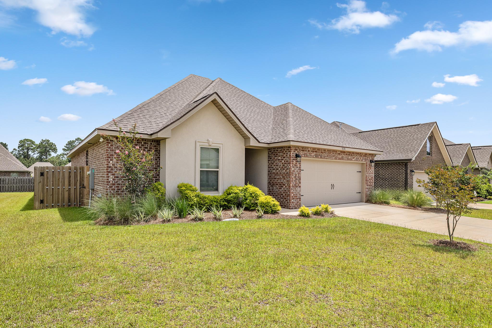 Mountain Laurel Trl, Cantonment, FL 32533