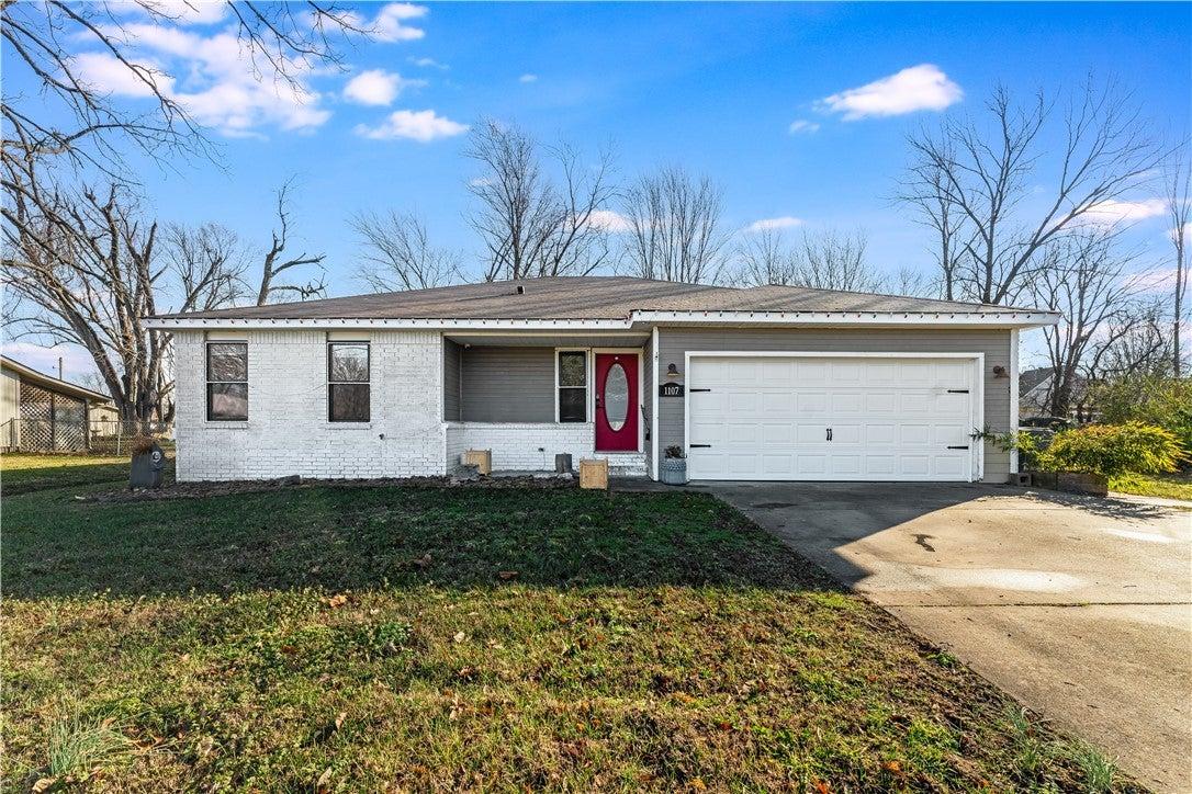 Se C St, Bentonville, AR 72712