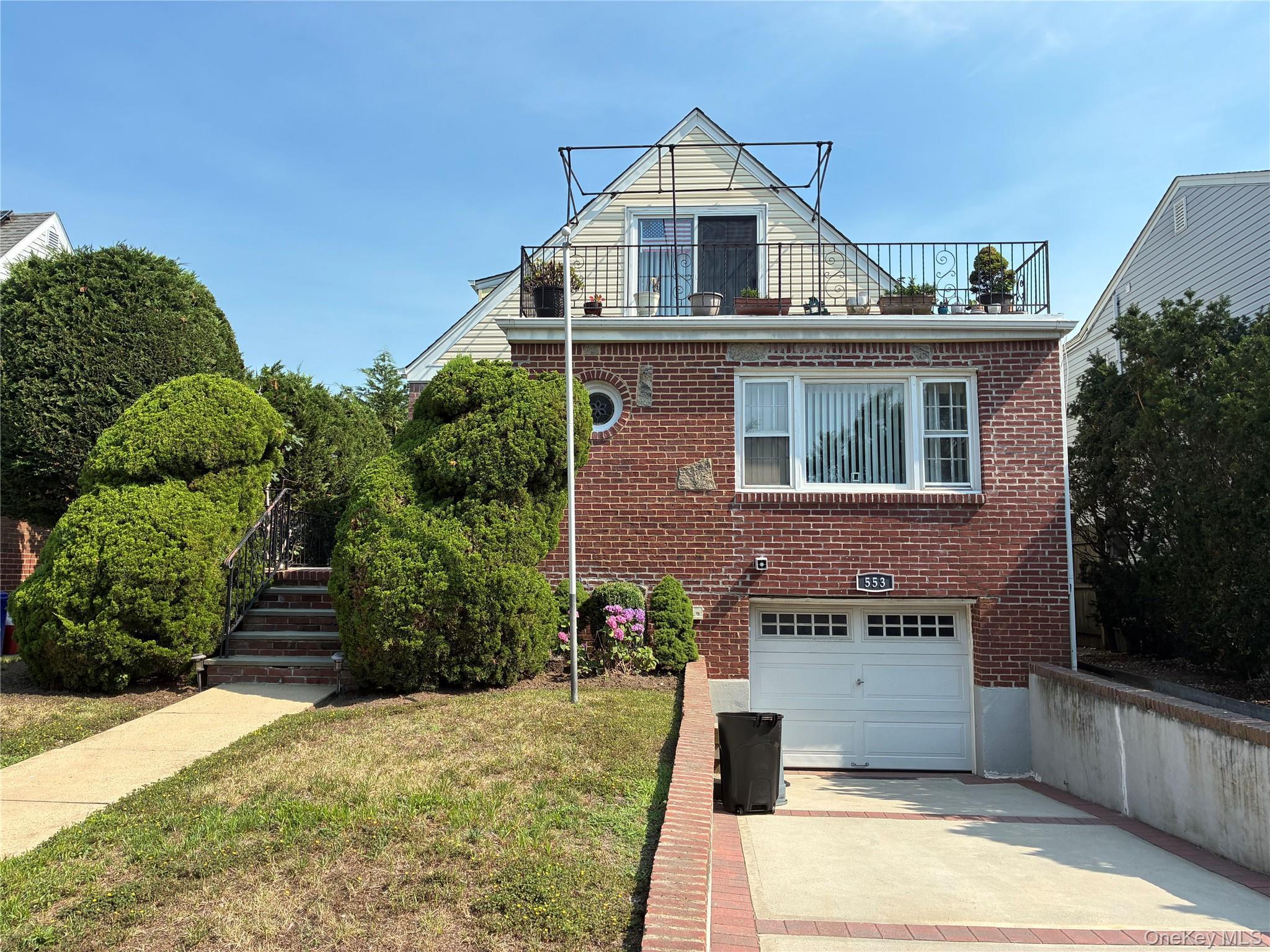 W Beech St, Long Beach, NY 11561