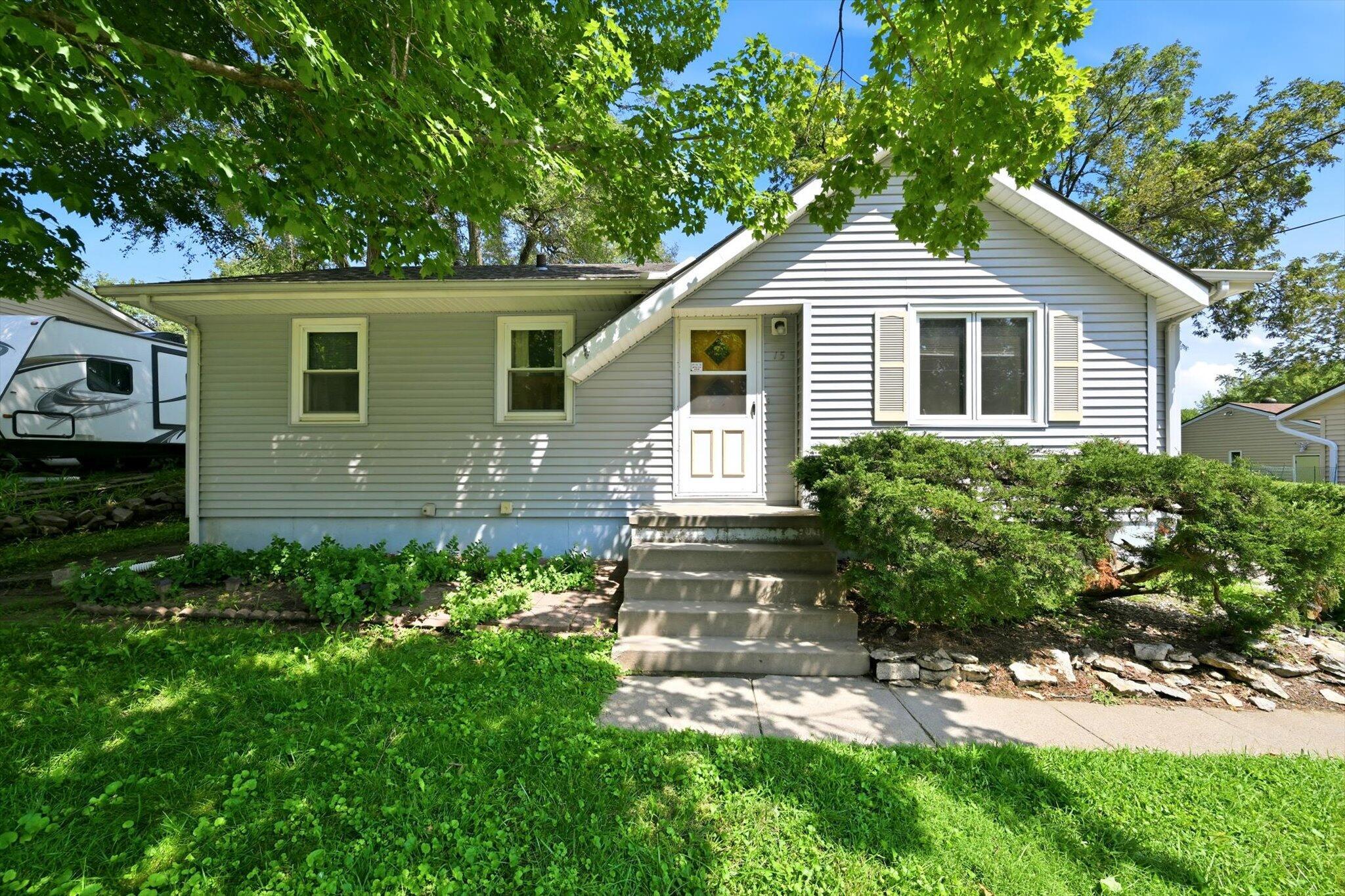 Arnold Ave, Council Bluffs, IA 51503
