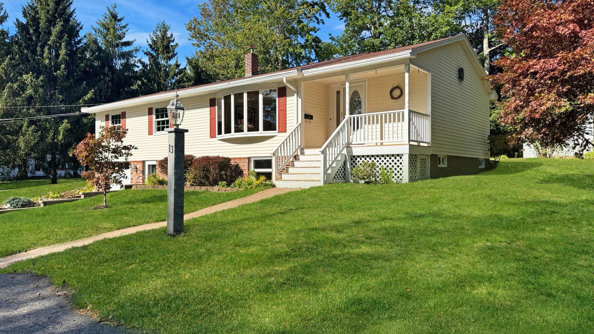 Guillemette St, Sanford, ME 04073