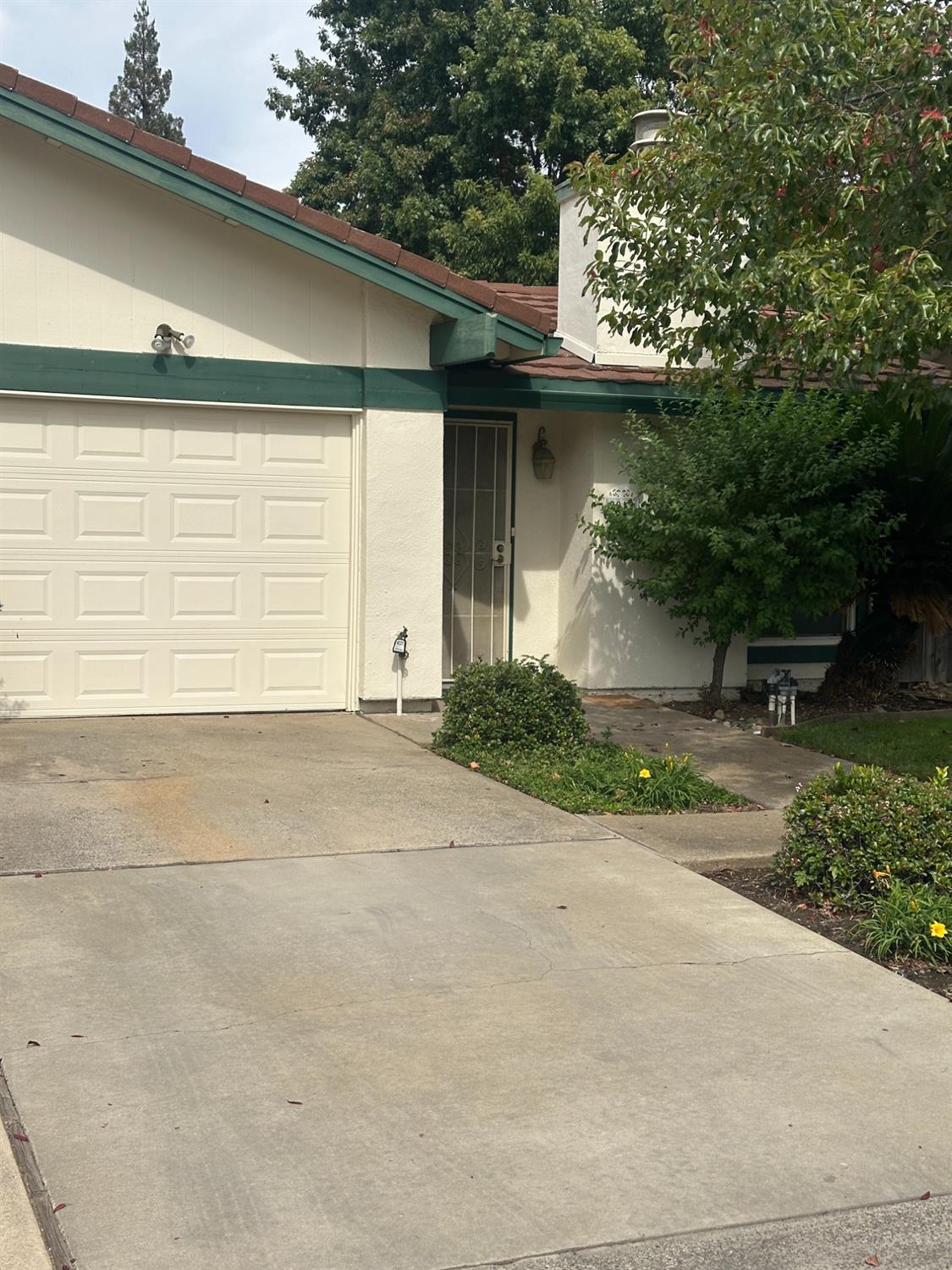 Zinfandel Dr, Rancho Cordova, CA 95670