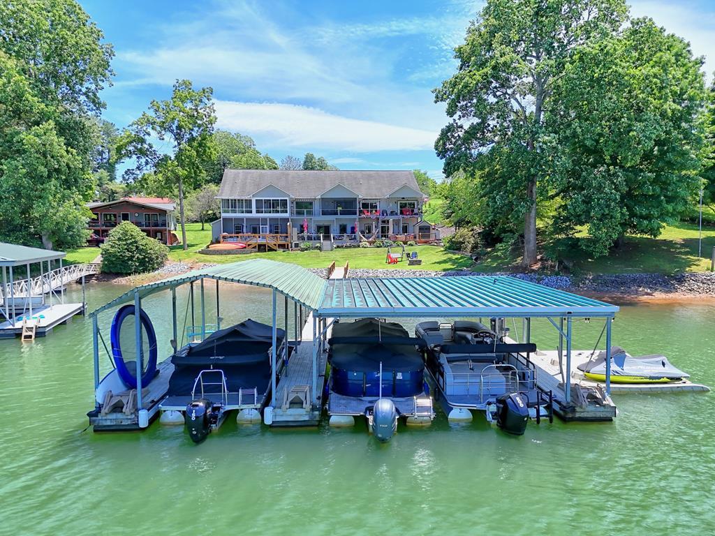 N Berrong St, Hiawassee, GA 30546