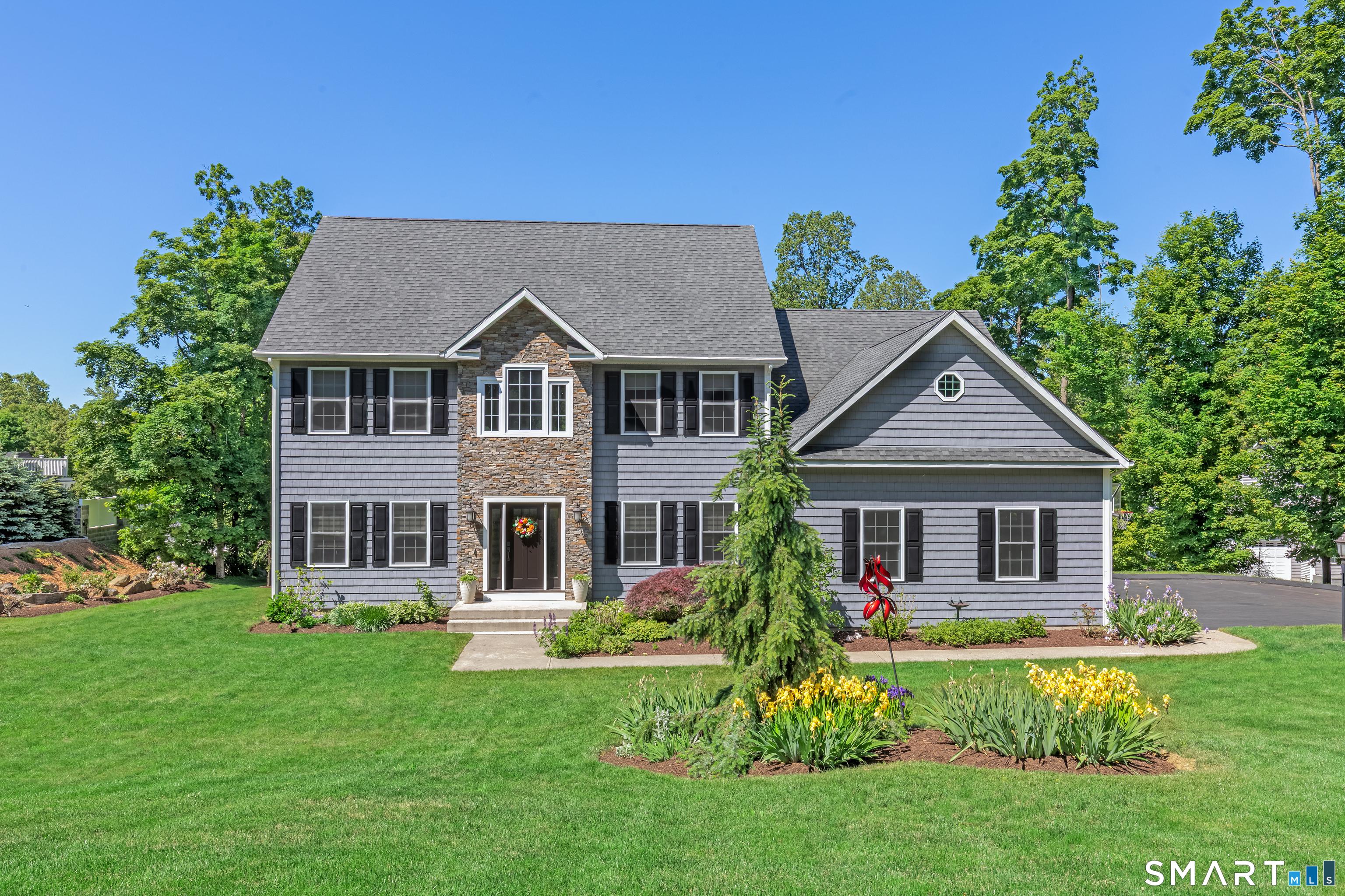 Judith Dr, Danbury, CT 06811