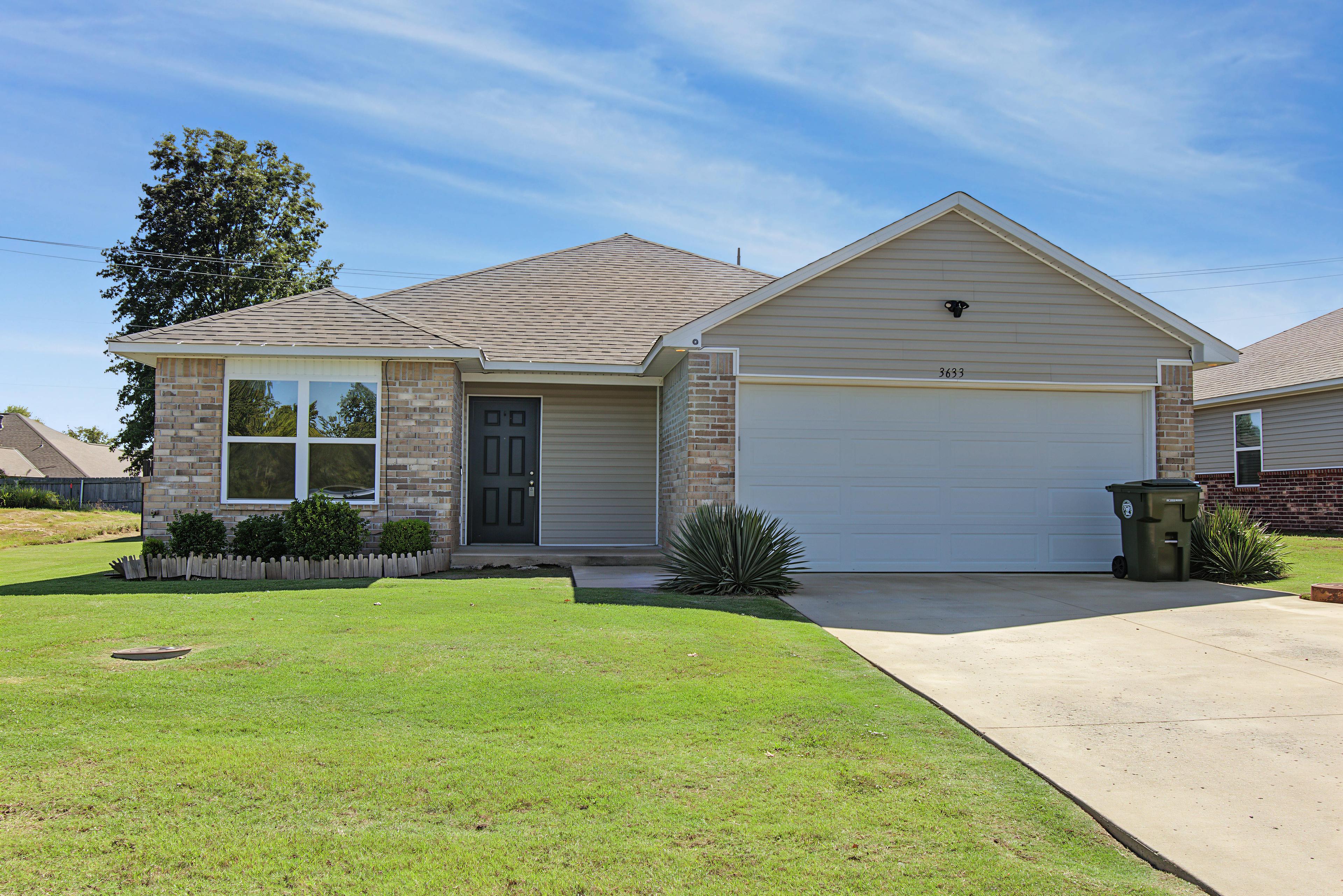 E Augusta Ave, Muskogee, OK 74403