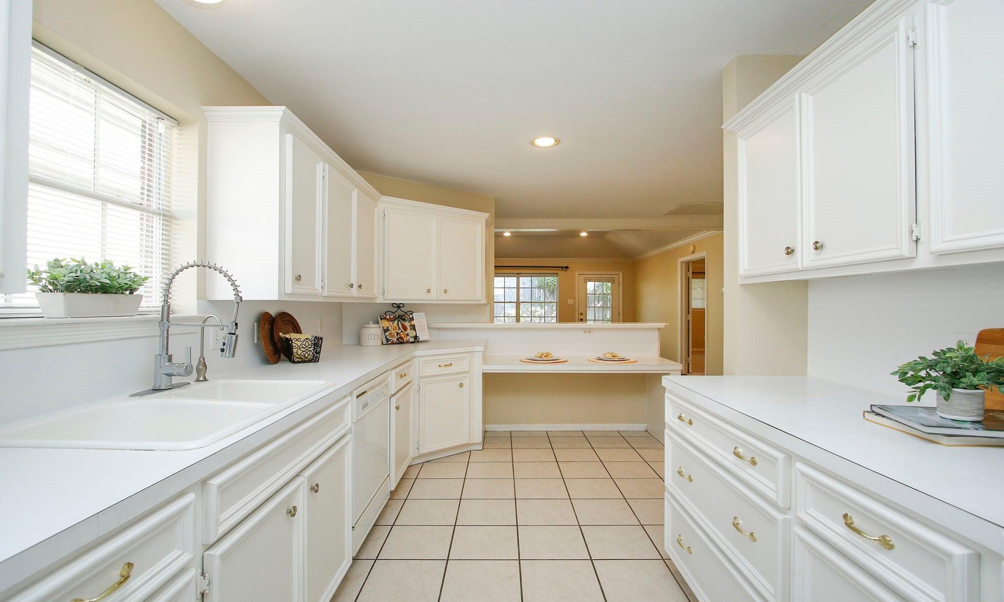 Cherry Laurel Dr, Tomball, TX 77375