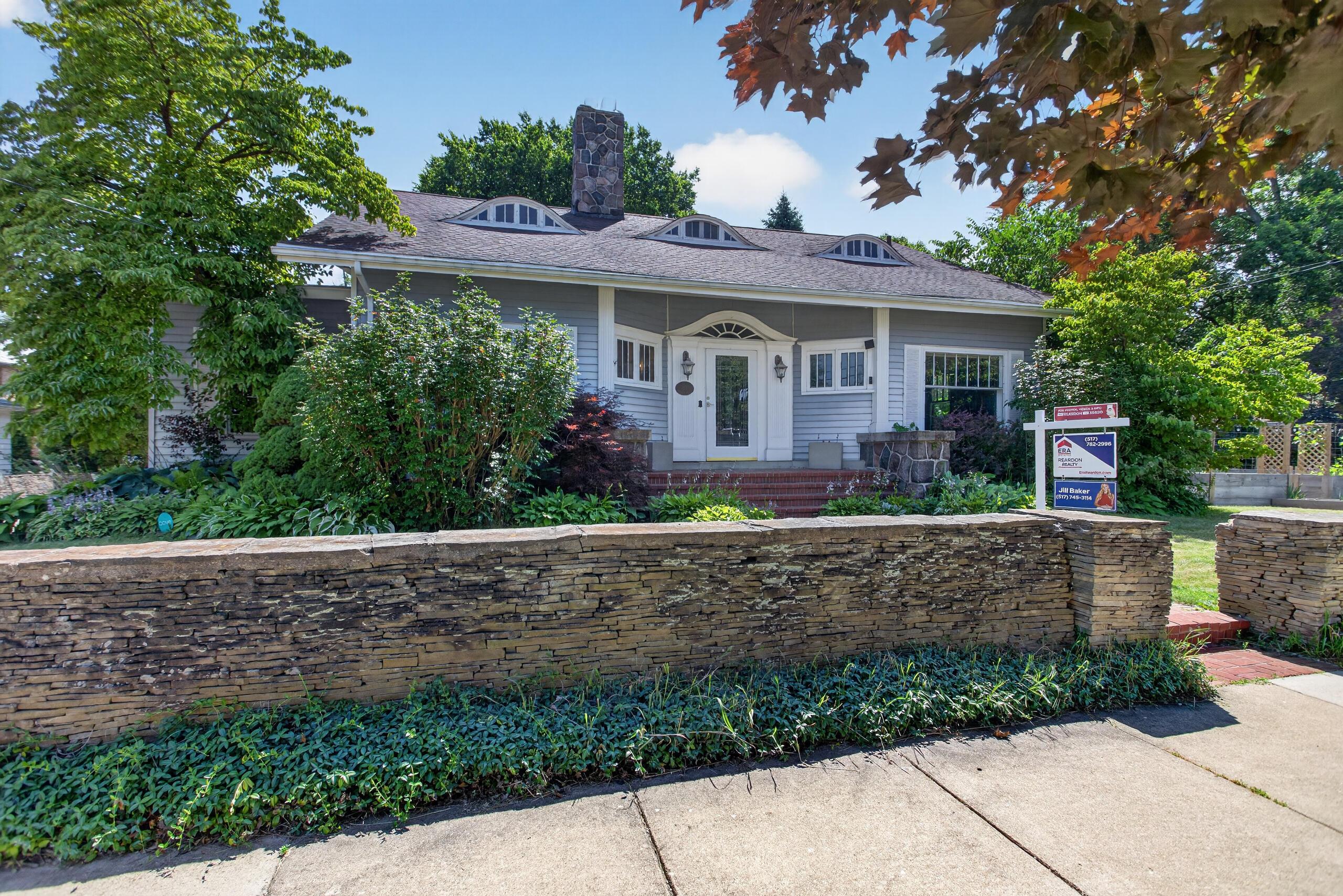 S Thompson St, Jackson, MI 49203