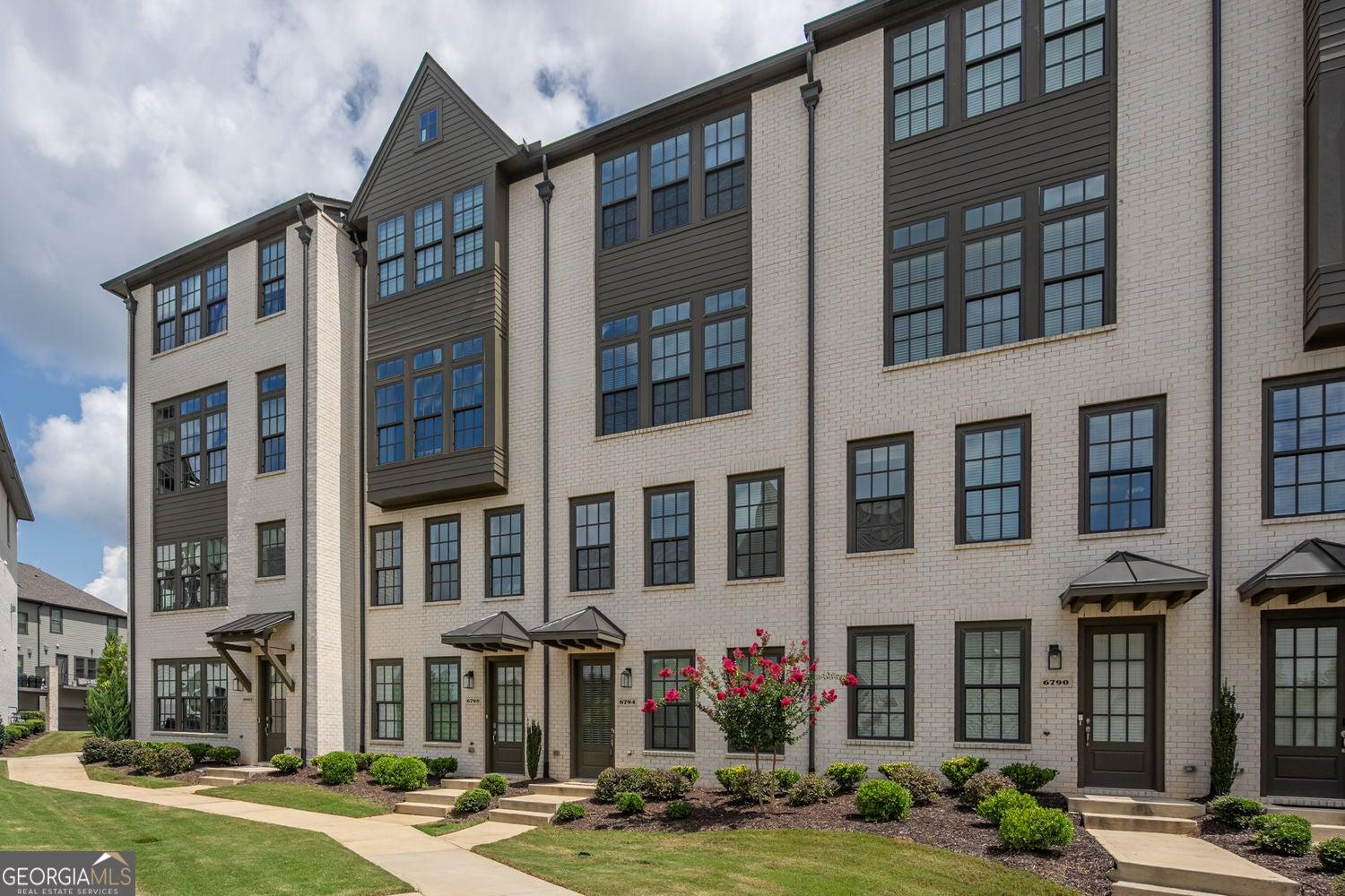 Encore Blvd, Sandy Springs, GA 30328