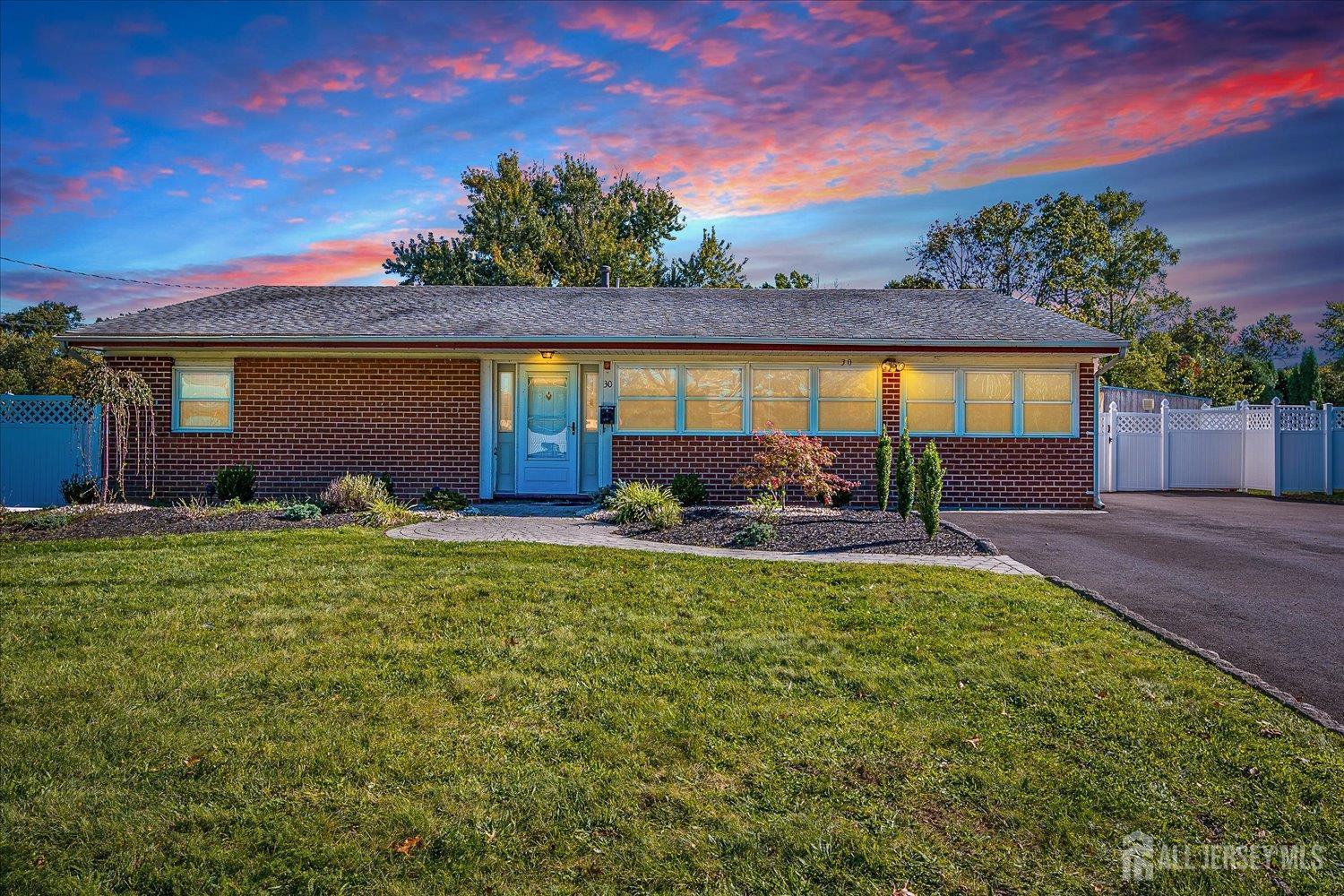 Constable Rd, Kendall Park, NJ 08824