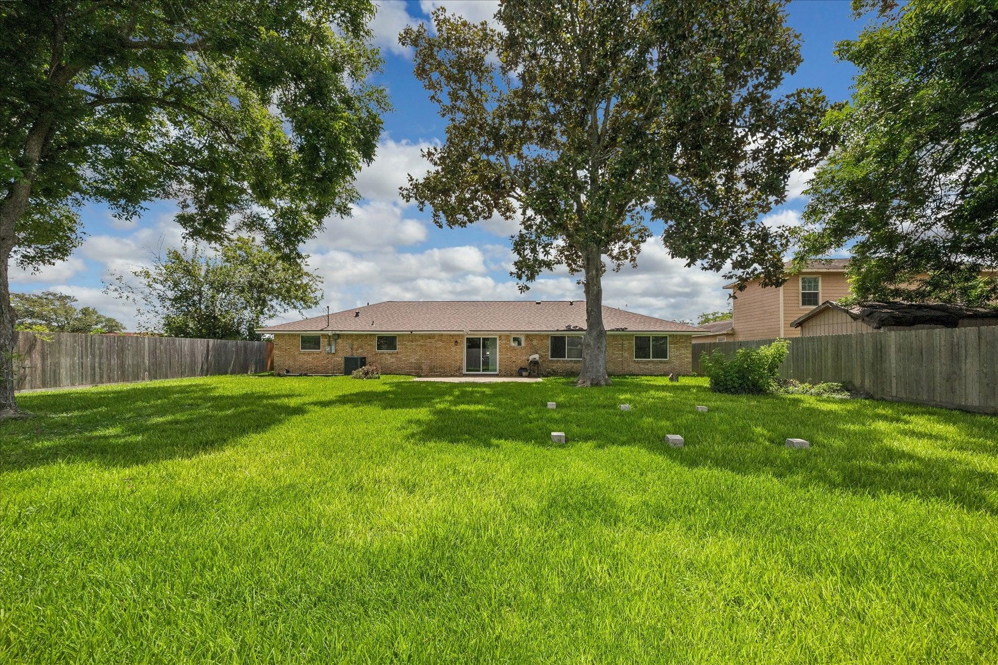 N Fulton St, Texas City, TX 77591