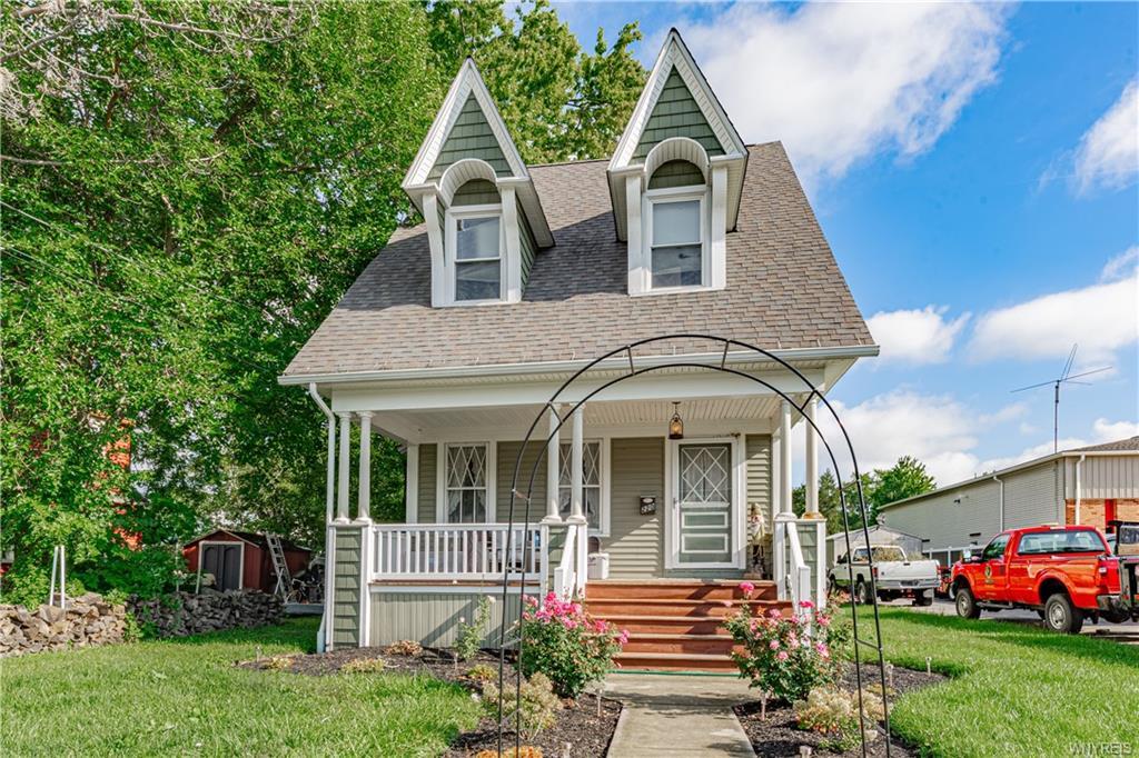 Elliot St, Youngstown, NY 14174