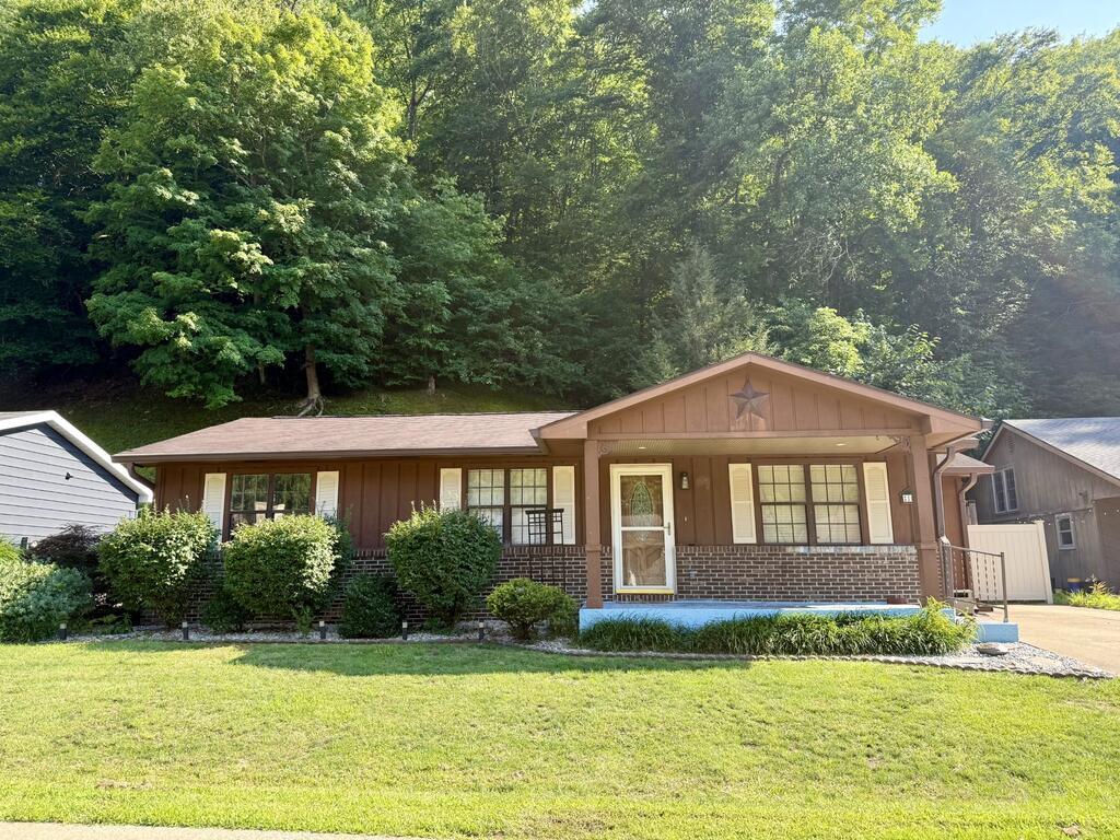W Keyser Heights Dr, Pikeville, KY 41501