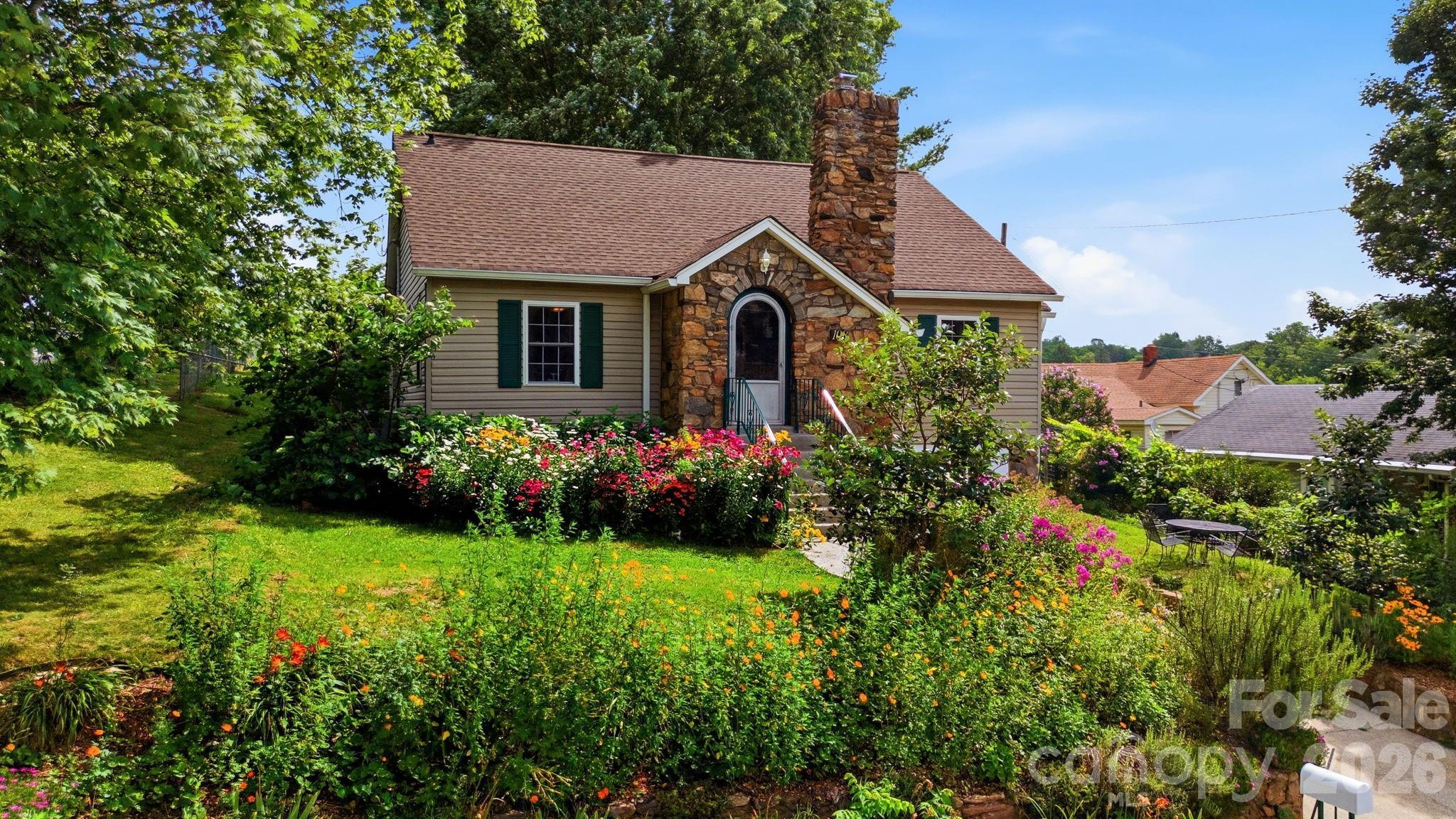 Patton Ave, Canton, NC 28716