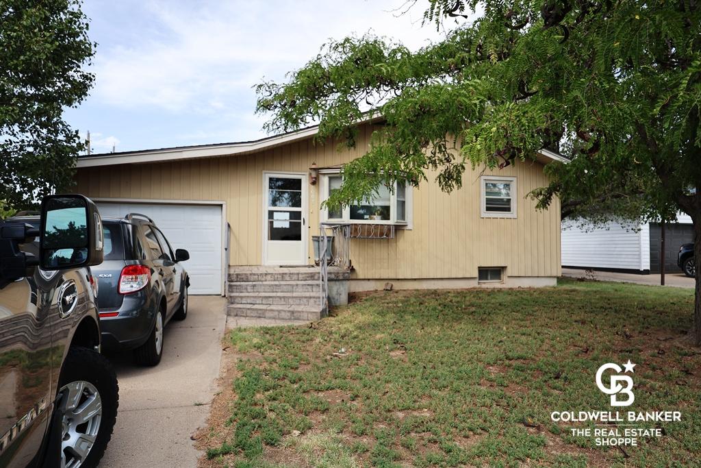 W Campbell St, Garden City, KS 67846