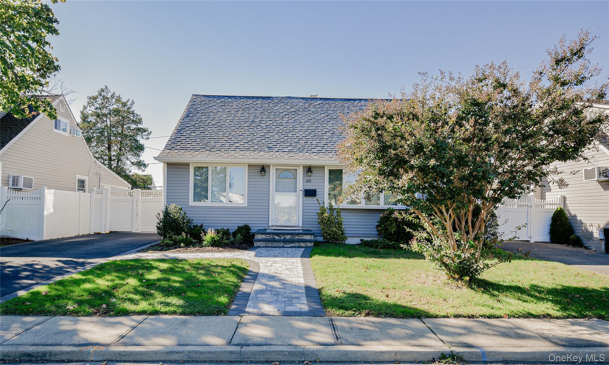 Vincent Rd, Hicksville, NY 11801