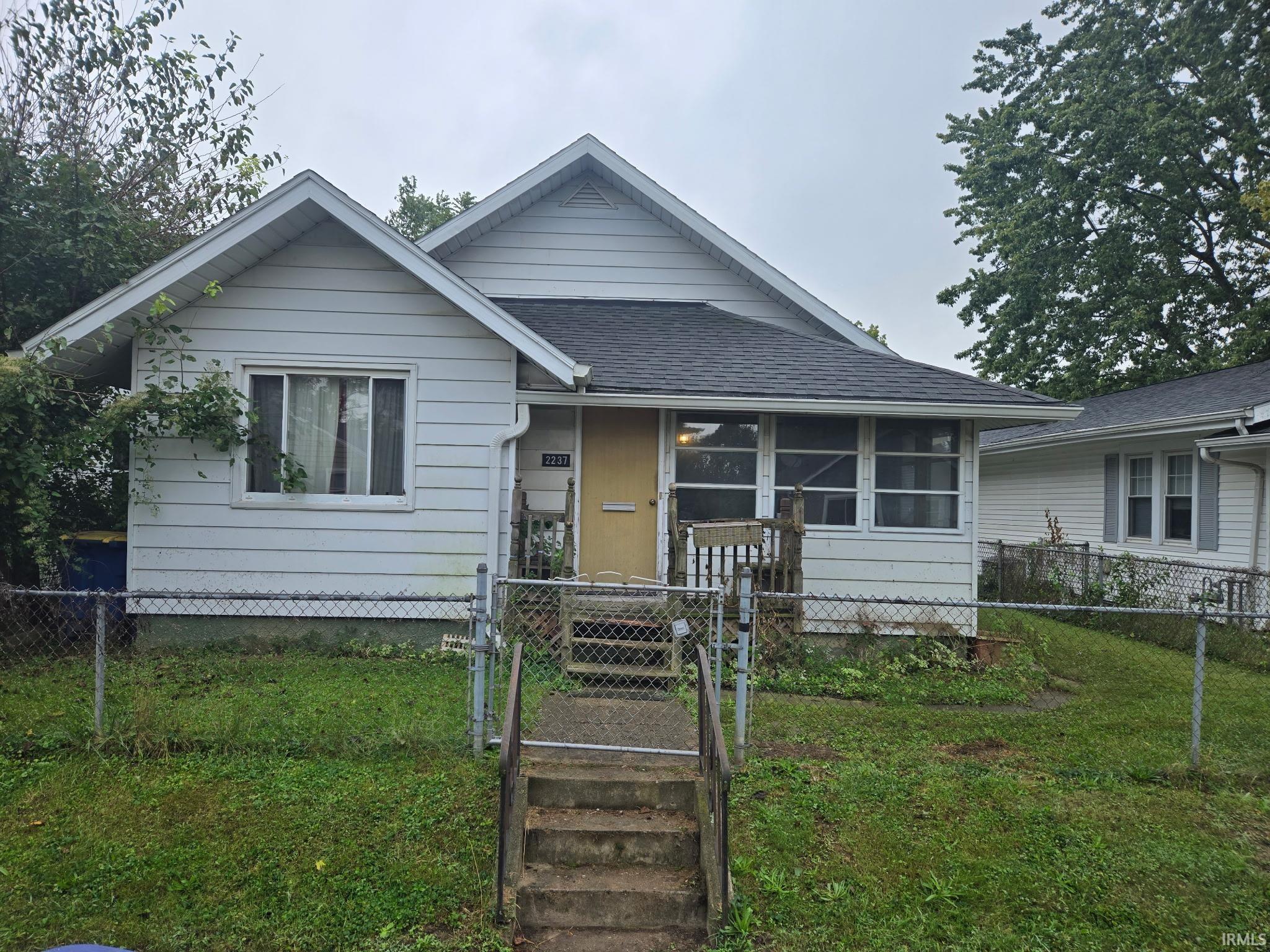 W 8th St, Muncie, IN 47302
