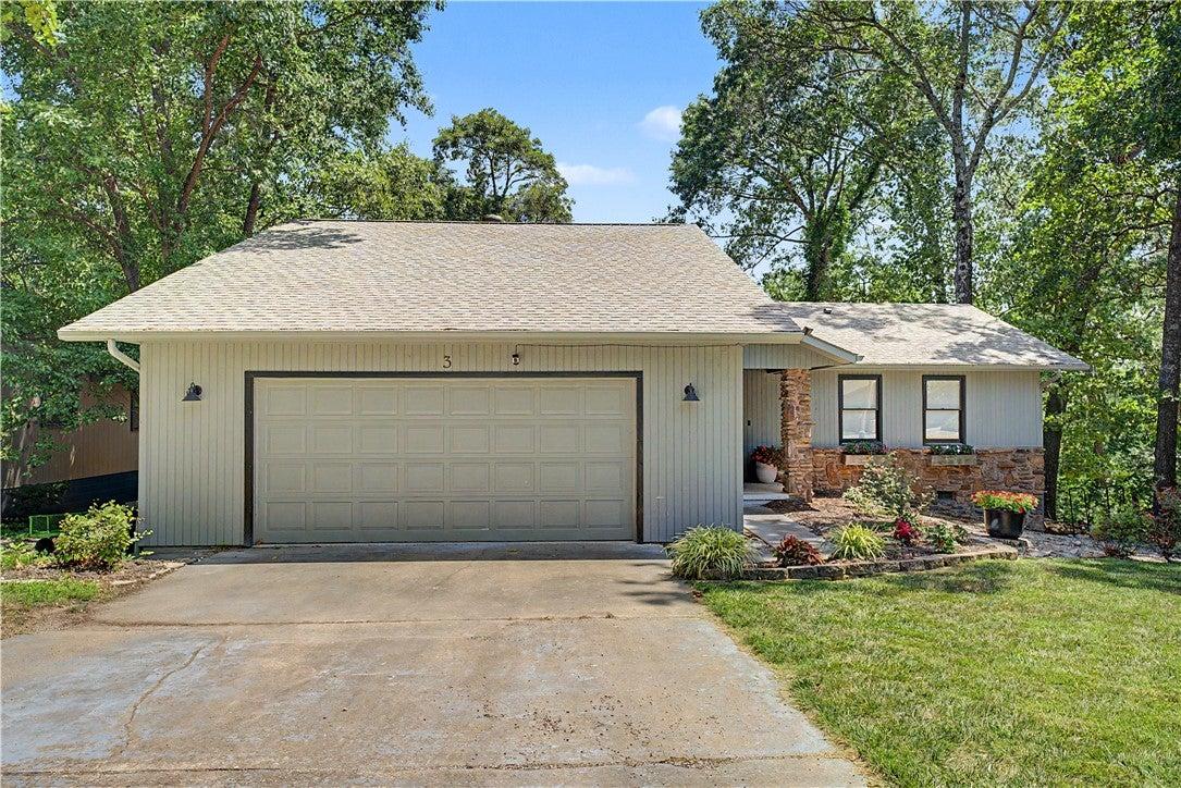 London Dr, Bella Vista, AR 72715