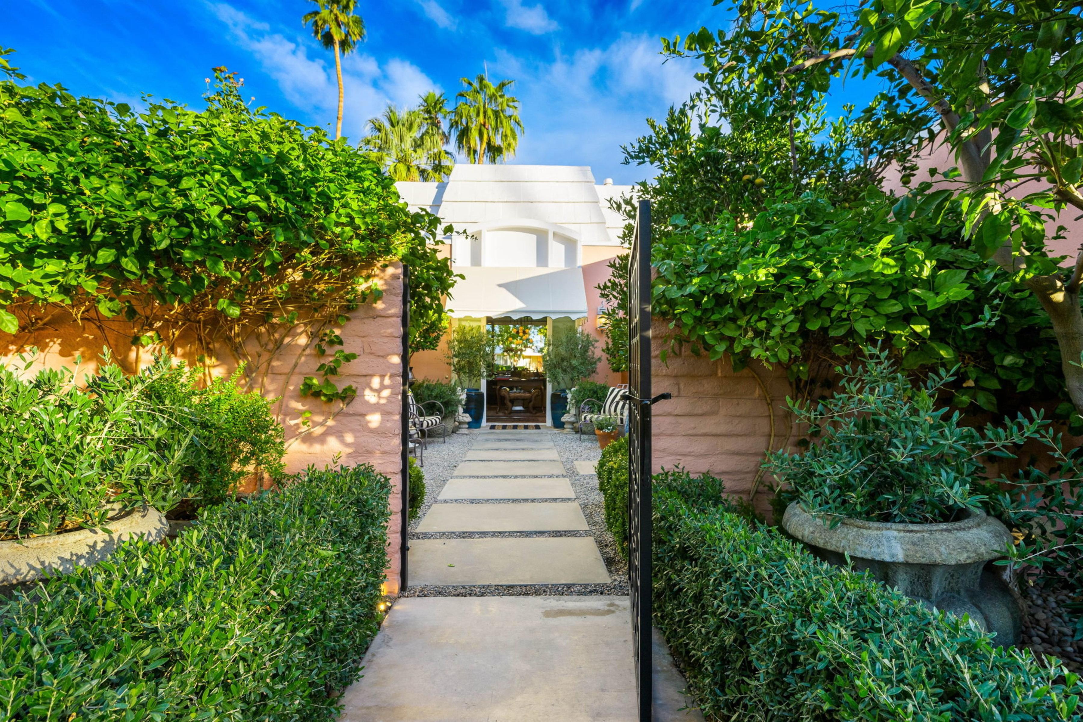 Rabat Dr, Palm Desert, CA 92260