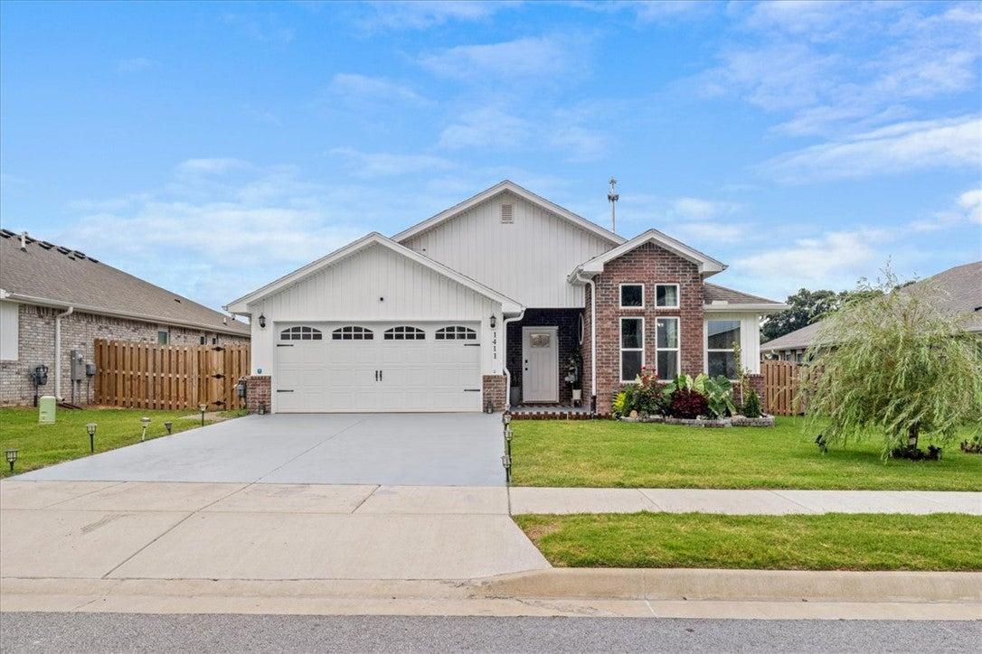 Ari Ave, Centerton, AR 72719