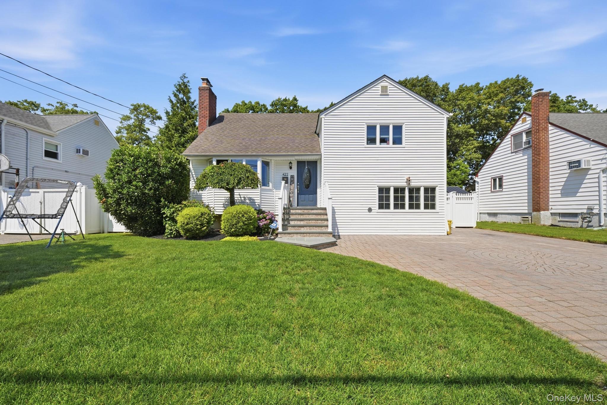 Park Ln, Massapequa Park, NY 11762