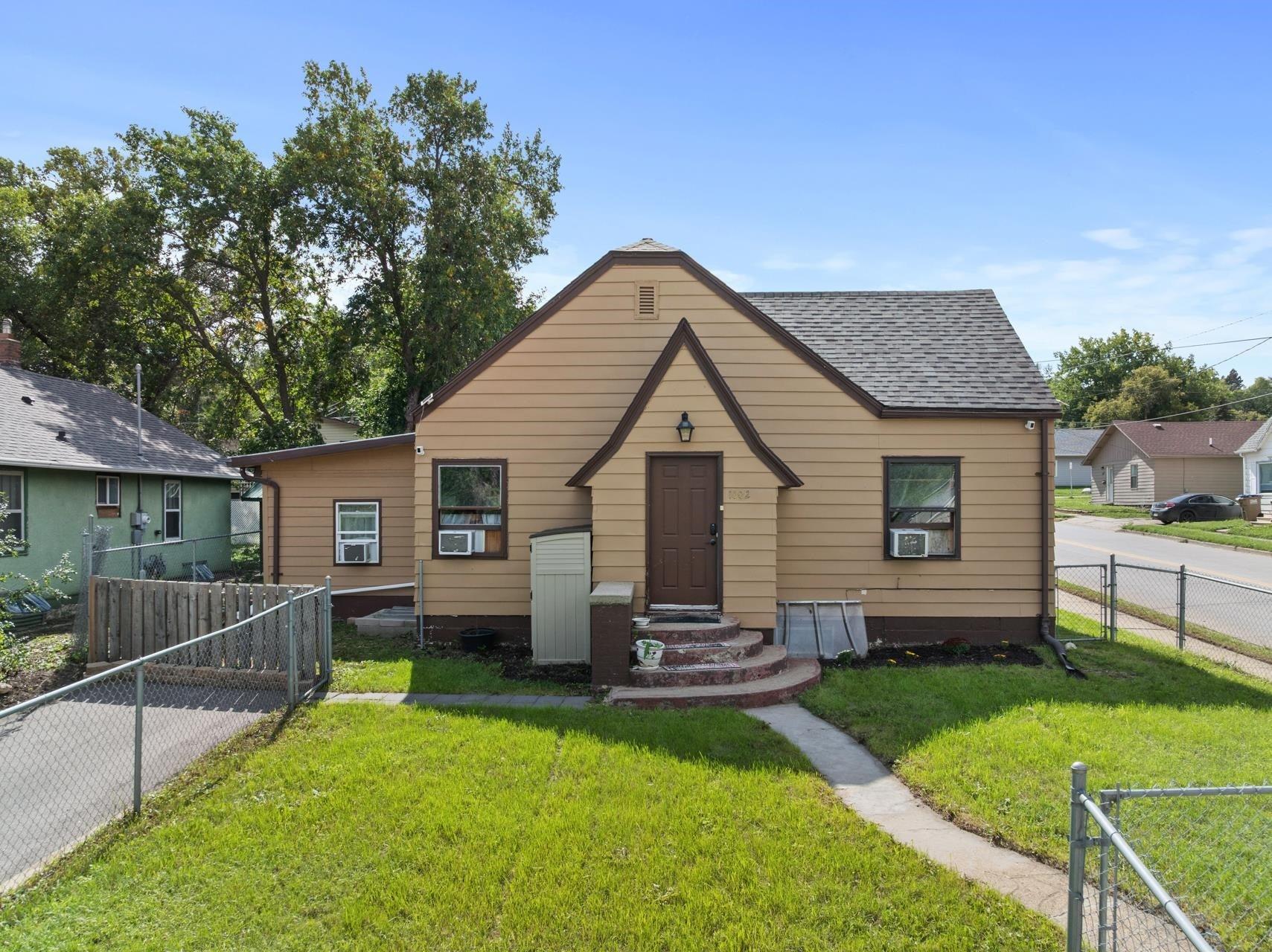 Valley St, Minot, ND 58701